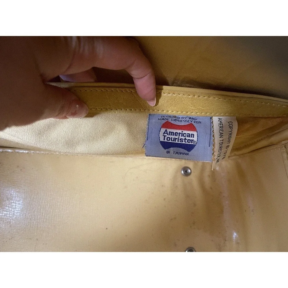 Vintage American Tourister 1975 HARVEST GOLD Carry On Travel Bag Weekender